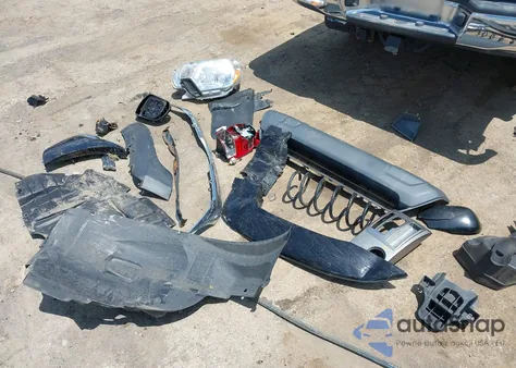 2015 Toyota Tacoma Base V6 z USA, uszkodzony, nr VIN 5TFLU4EN6FX144939